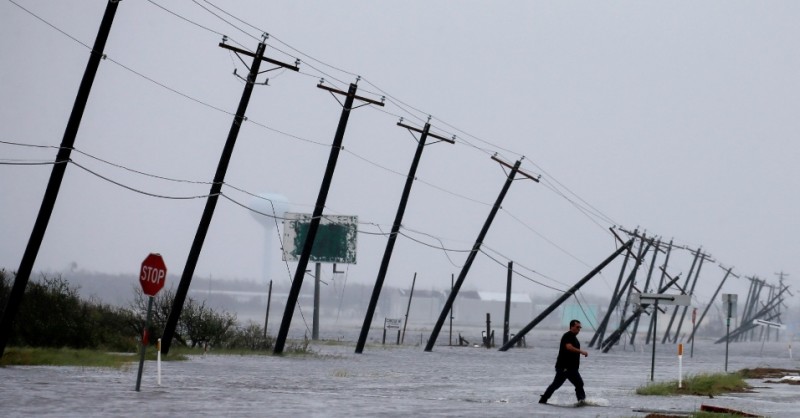 Furacão no Texas puxa preços do petróleo e grãos sentem impacto positivo