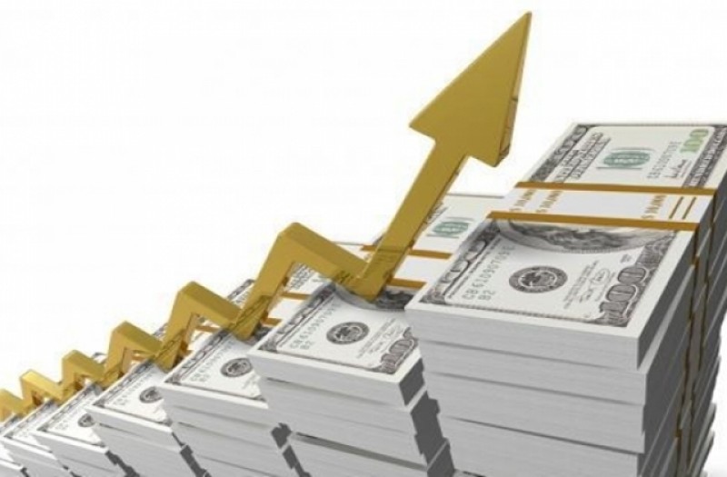 Dólar salta 2% e vai acima de R$ 3,85