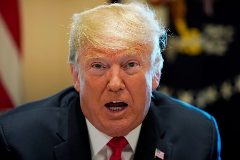 Trump anuncia sobretaxas em 10% sobre US$ 300 bi de importações chineses
