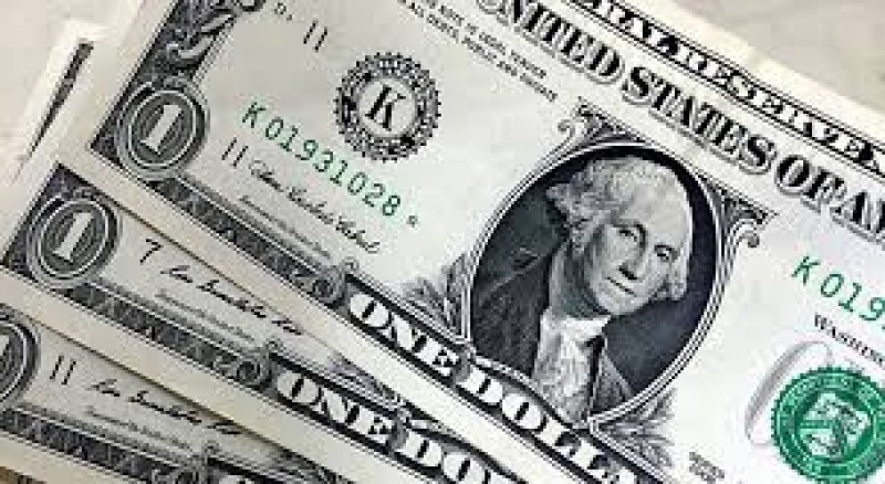 Dólar cai ante real com apetite por risco no exterior, em dia de atuação do BC